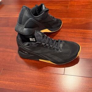 Reebok Men's Black and Gold Athletic Shoes